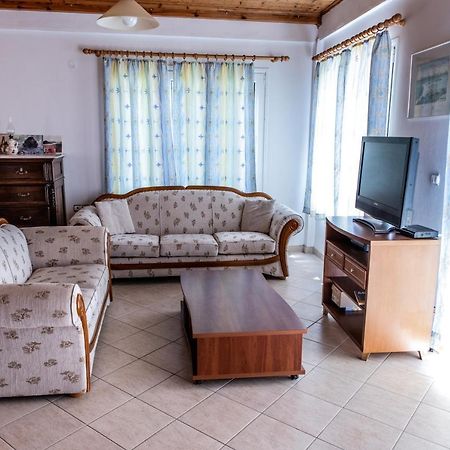 Palmyra Beachfront Studios Nydri  Extérieur photo