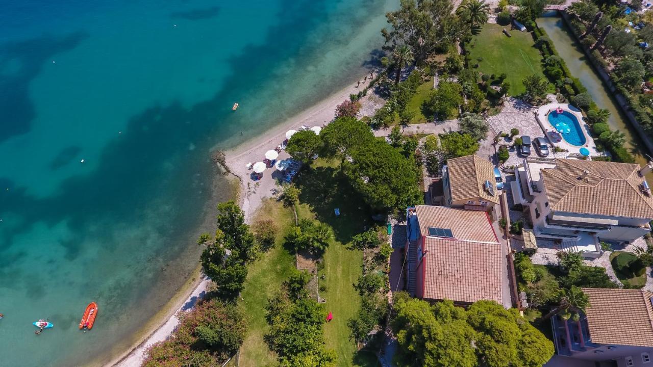 Palmyra Beachfront Studios Nydri  Extérieur photo